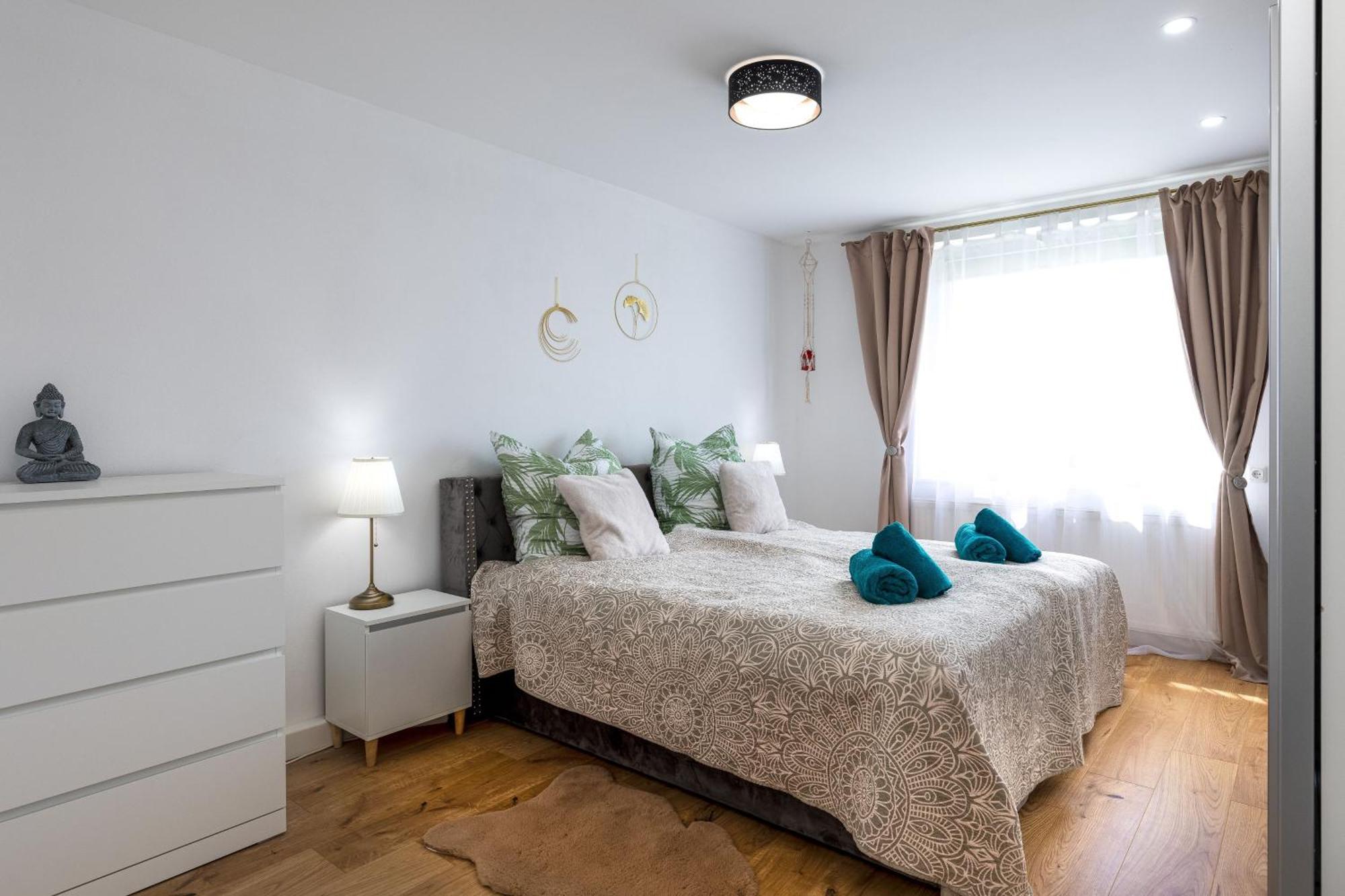 Schoenes, Modernes Apartment Mit Zwei Schlafzimmern - Zentral Mit Balkon Fuer 6 Personen Montabaur Exterior foto